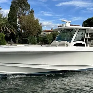 2022 Boston Whaler 380 Outrage