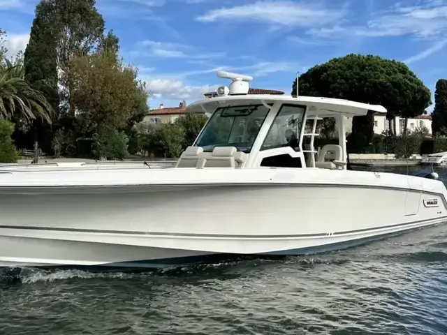 Boston Whaler 380 Outrage