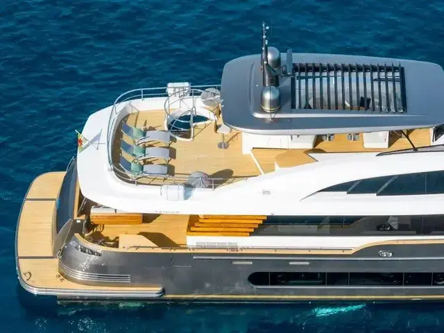 Azimut Magellano 25