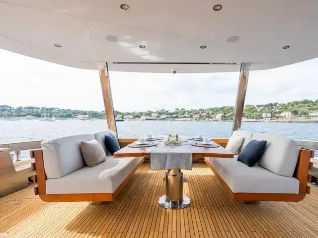 Azimut Magellano 25