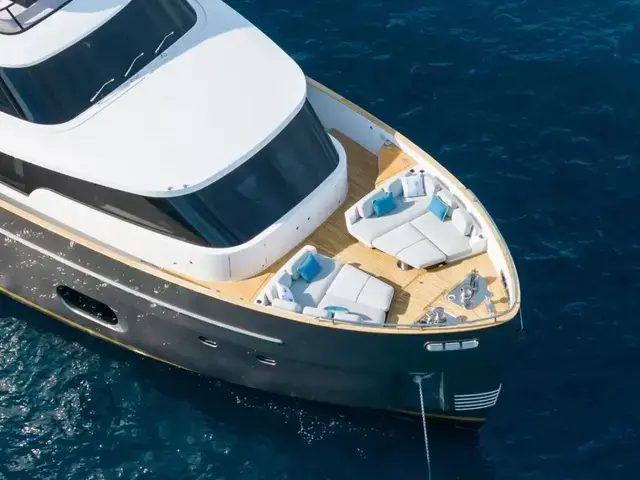 Azimut Magellano 25