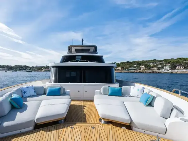 Azimut Magellano 25