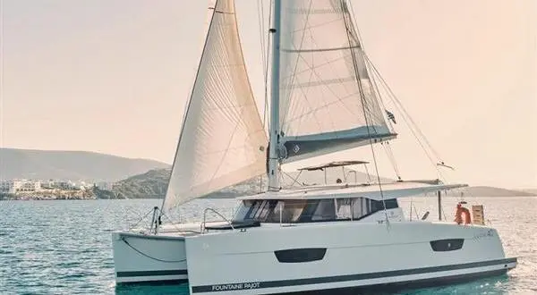 2016 Fountaine Pajot lucia maestro 40