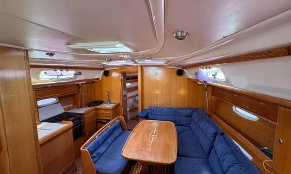 2005 Bavaria 42 cruiser