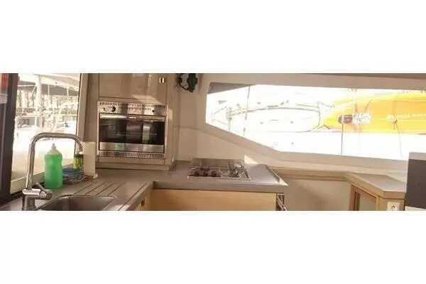 2016 Fountaine Pajot lucia maestro 40