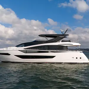 2024 Sunseeker 88 Yacht