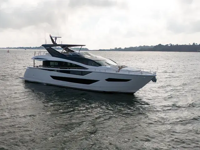 Sunseeker 88 Yacht