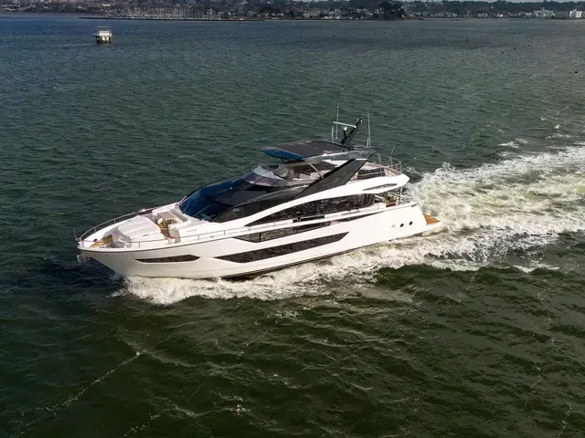 Sunseeker 88 Yacht