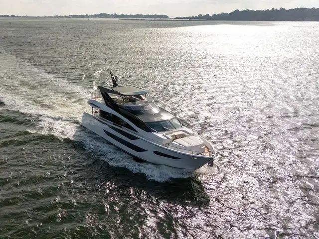 Sunseeker 88 Yacht