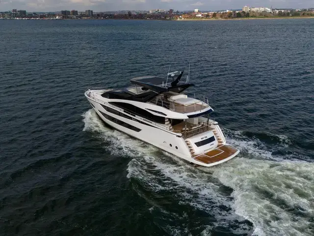 Sunseeker 88 Yacht