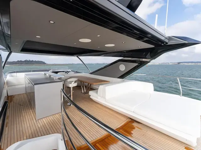 Sunseeker 88 Yacht