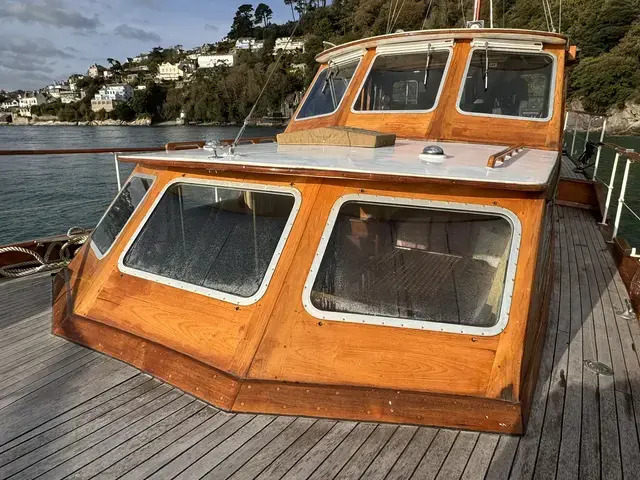 Classic Philips 50 Motor Yacht