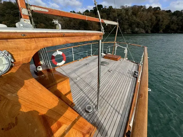 Classic Philips 50 Motor Yacht