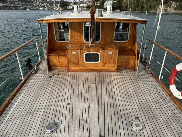 Classic Philips 50 Motor Yacht