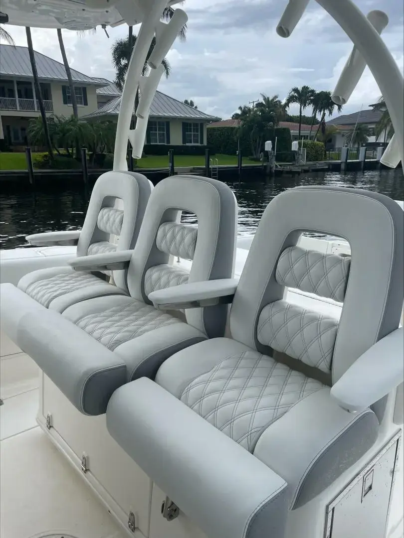 2014 Boston Whaler 300 outrage