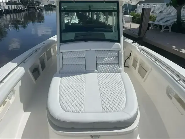 Boston Whaler 300 Outrage