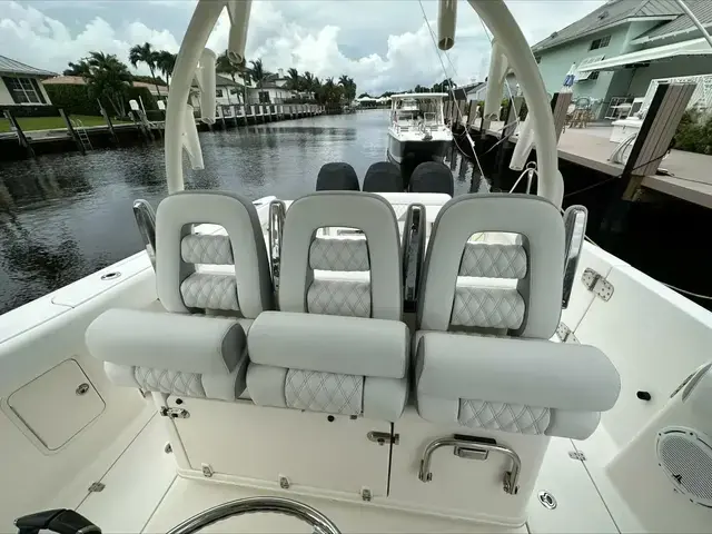 Boston Whaler 300 Outrage