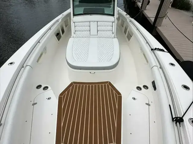 Boston Whaler 300 Outrage