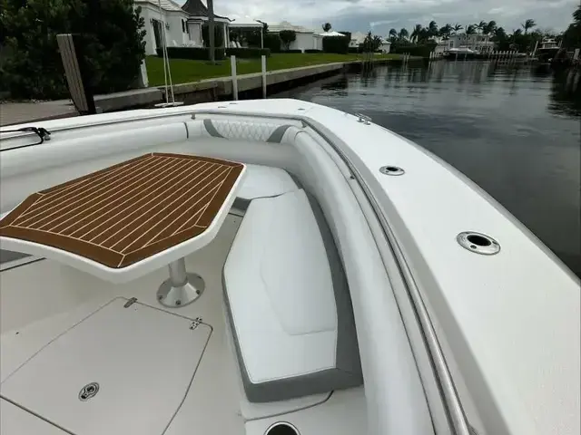 Boston Whaler 300 Outrage