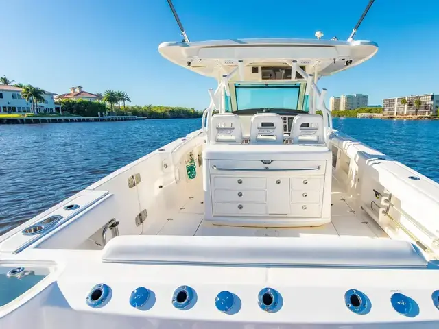 Boston Whaler 300 Outrage