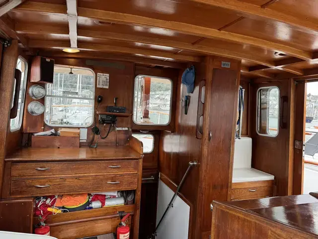 Classic Philips 50 Motor Yacht