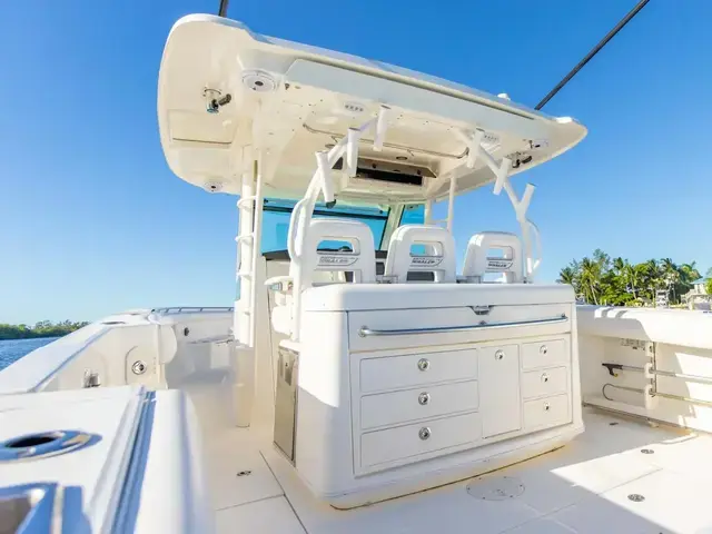 Boston Whaler 300 Outrage