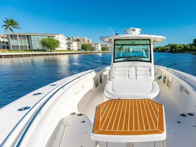 Boston Whaler 300 Outrage