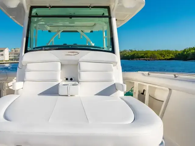 Boston Whaler 300 Outrage