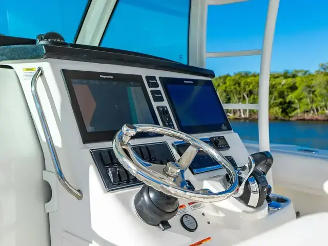 Boston Whaler 300 Outrage