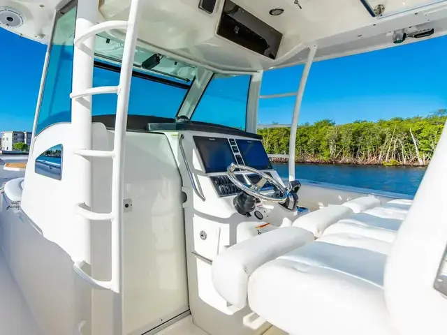 Boston Whaler 300 Outrage