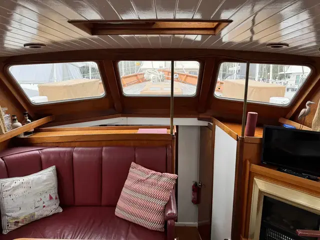 Classic Philips 50 Motor Yacht