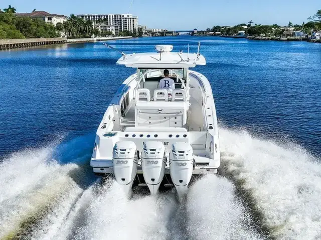 Boston Whaler 300 Outrage