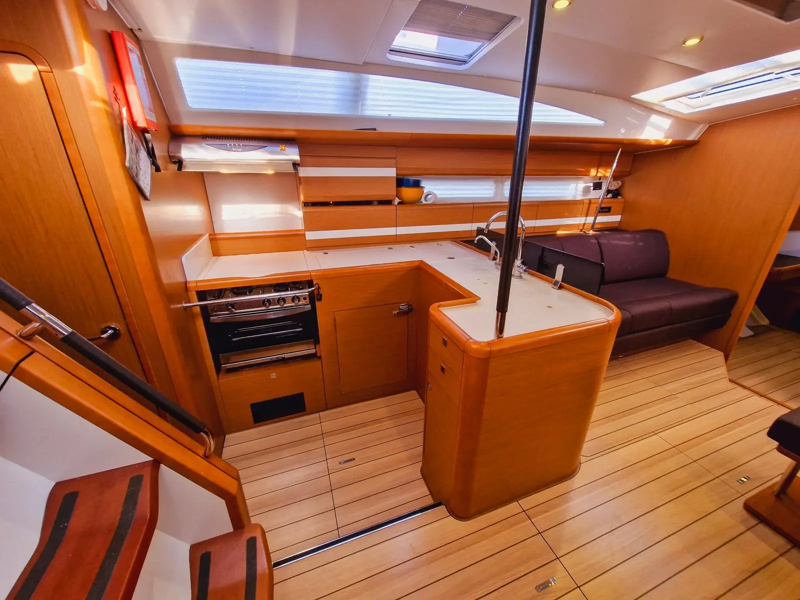 2015 Jeanneau sun odyssey 53