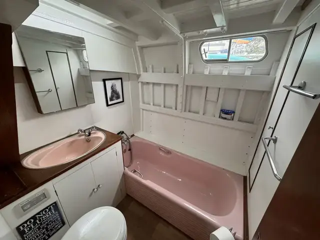 Classic Philips 50 Motor Yacht