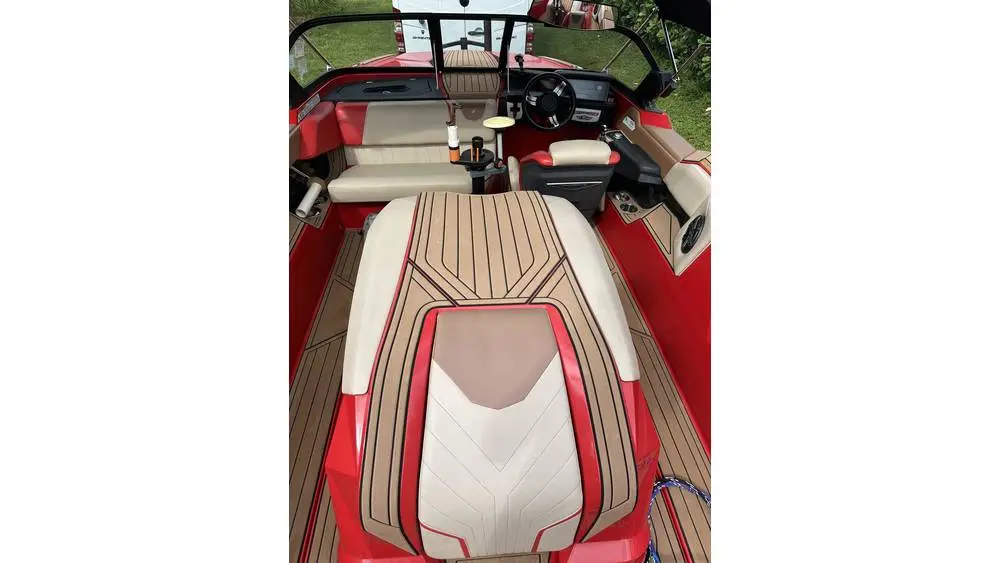 2019 Nautique ski