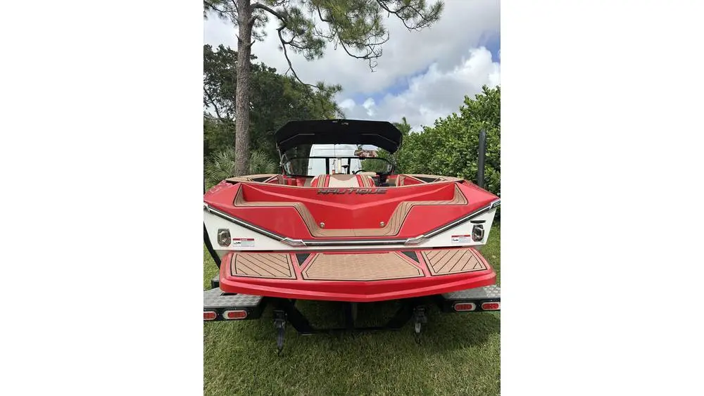 2019 Nautique ski