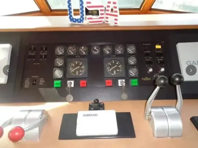 Hatteras 67 Cockpit Motor Yacht