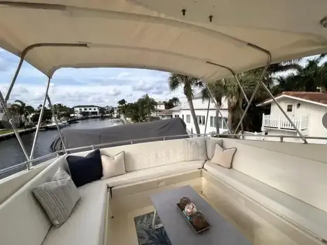 Hatteras 67 Cockpit Motor Yacht