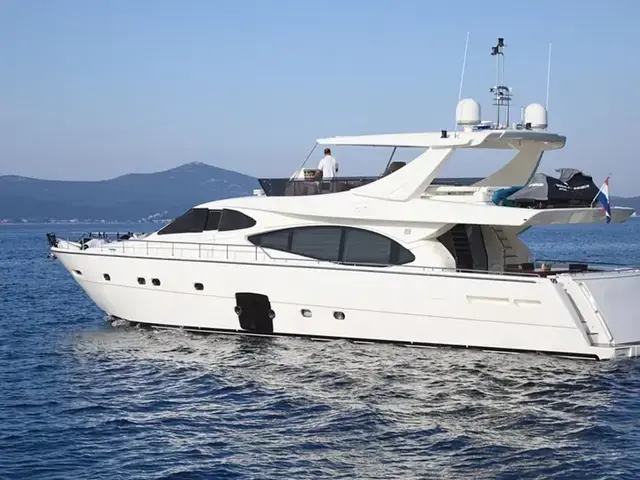 Ferretti Yachts 780 Ht