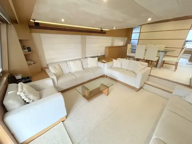 Ferretti Yachts 780 Ht