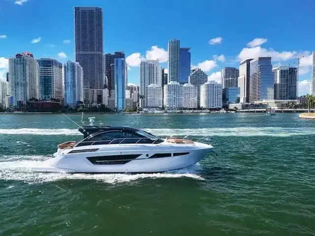 Cruisers Yachts 50 Cantius