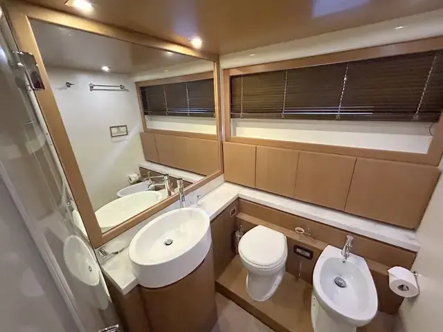 Ferretti Yachts 780 Ht