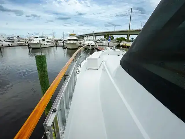 Hatteras 80 Cockpit Motor Yacht