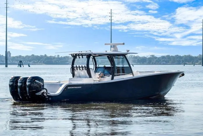 2022 Sportsman open 352 center console