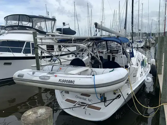 Hunter 45 Deck Salon