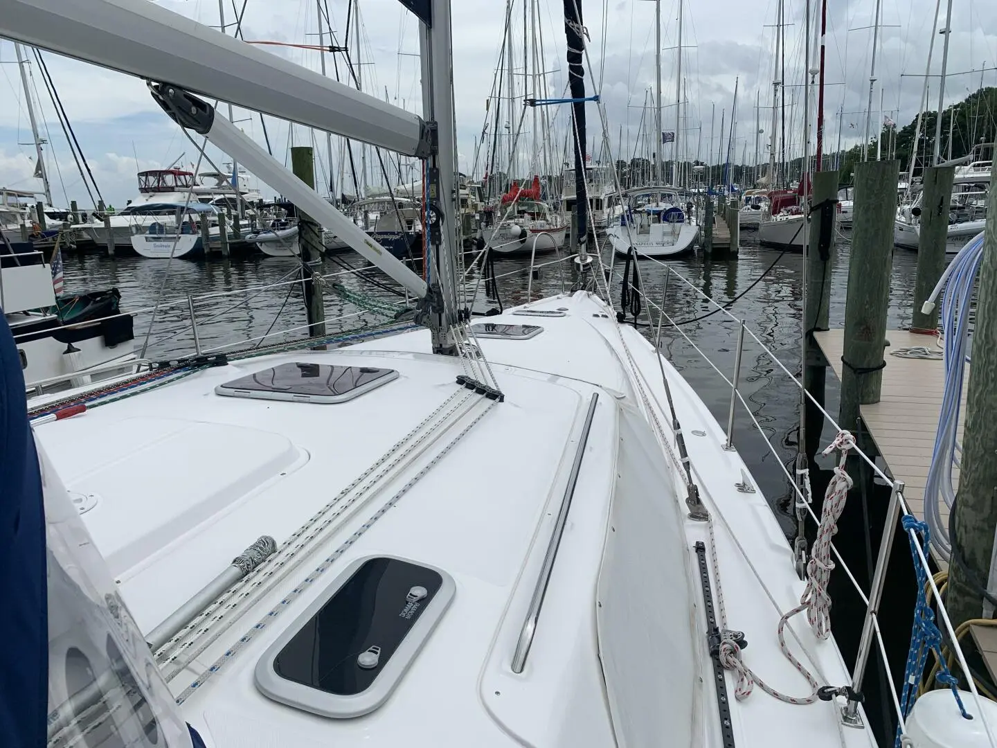 2009 Hunter 45 deck salon