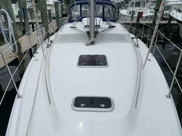 Hunter 45 Deck Salon