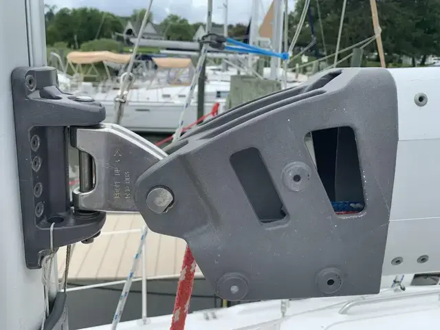 Hunter 45 Deck Salon