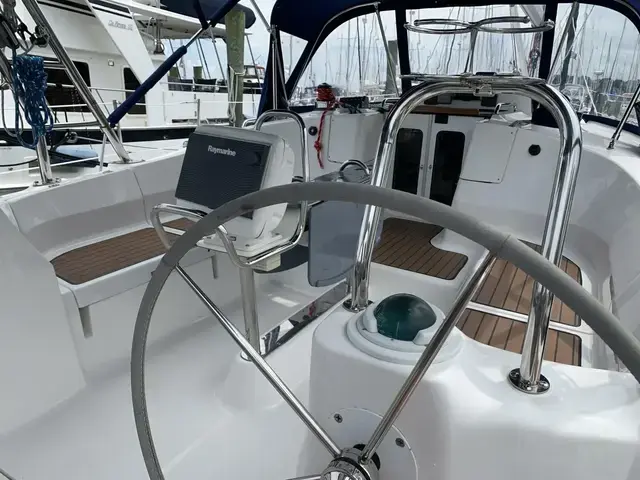 Hunter 45 Deck Salon