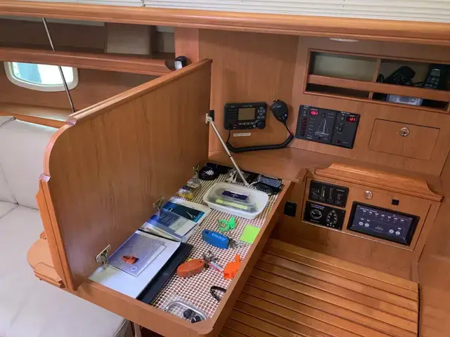 Hunter 45 Deck Salon